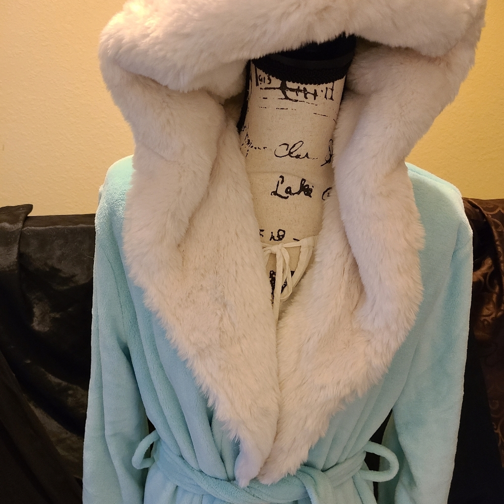 Light tourquoise soft and cozy bath robe